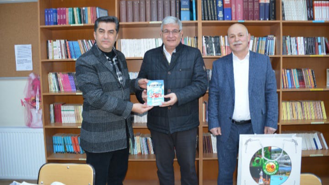 Kırıkhan Belediye Başkanlığı Okul Kütüphanemize Ziyaret ve Katkıda Bulundular